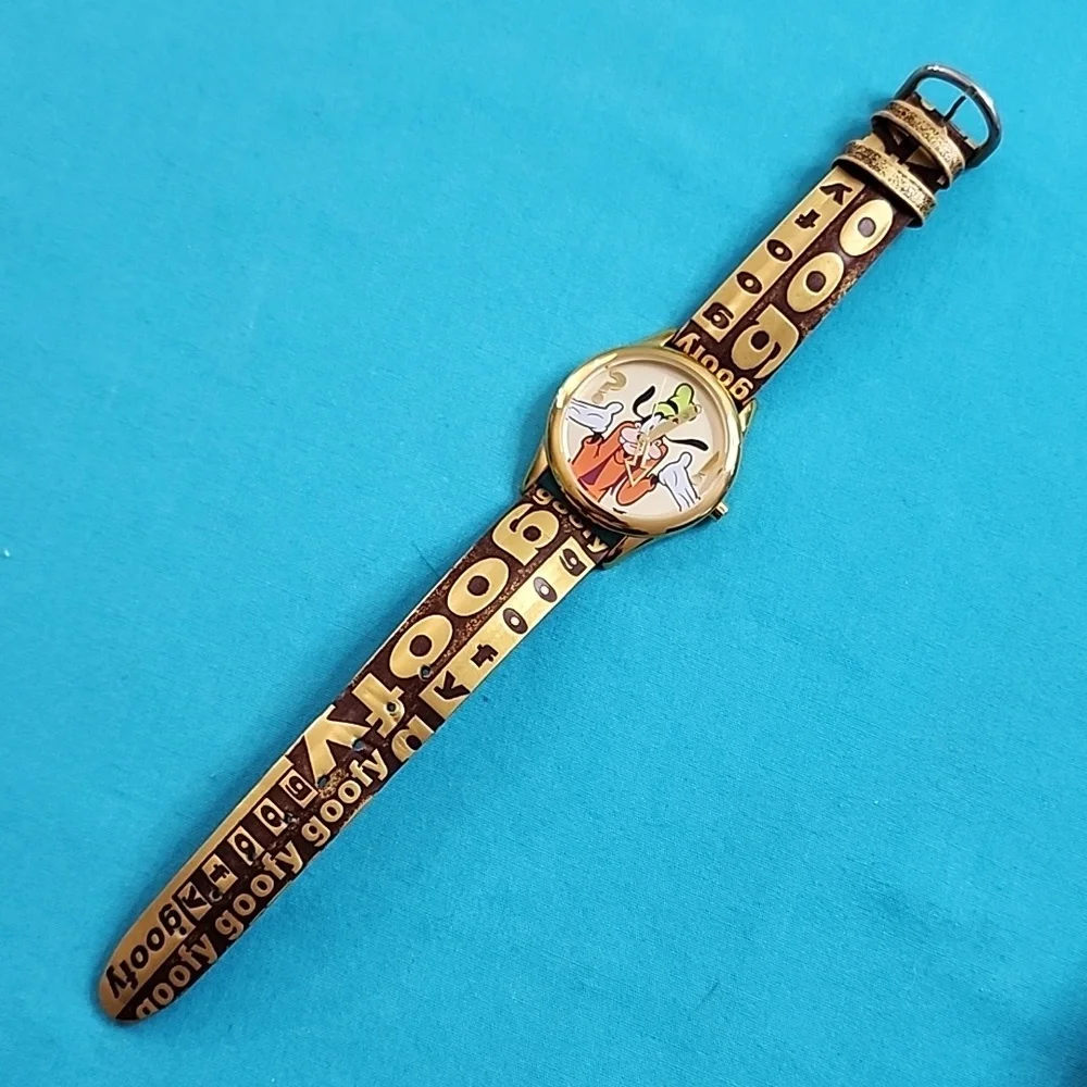 Vintage Rare Disney Gold Print Strap Goofy Watch